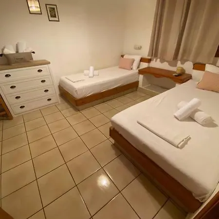 4 Beds Flat With Shared Pool Stalida